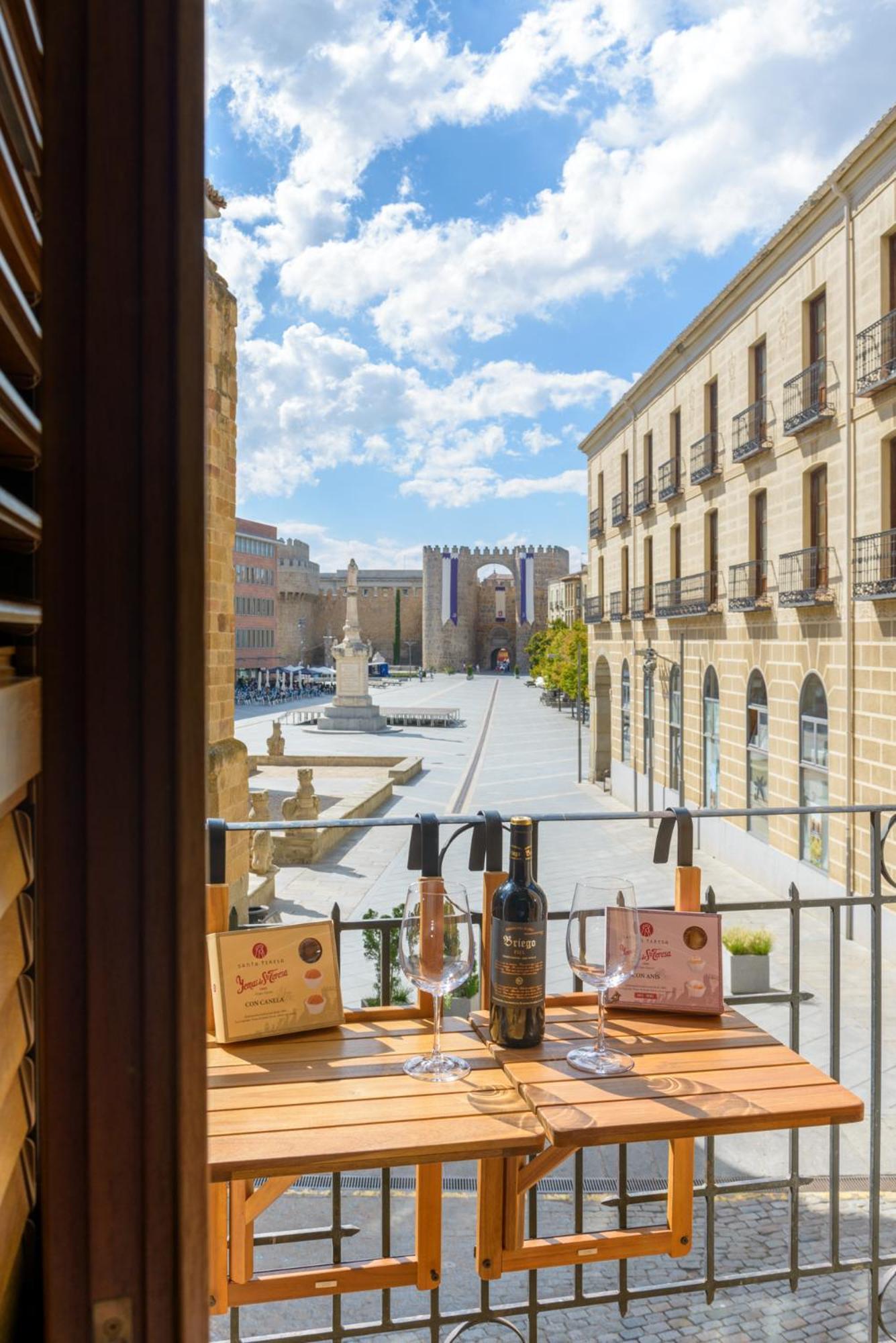 Balcony View To Avila'S Alcazar Екстер'єр фото