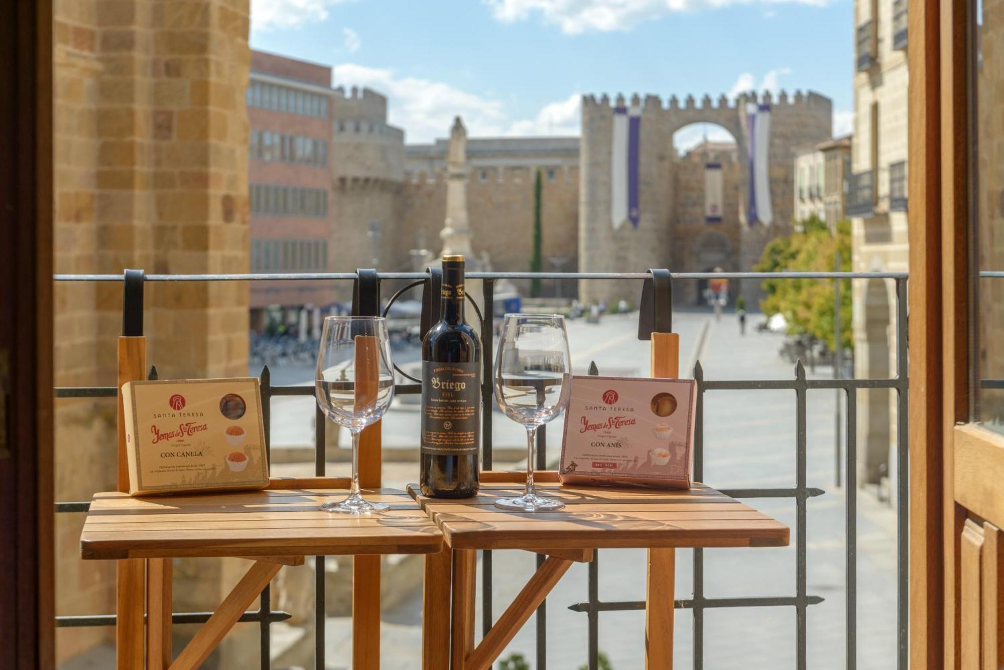 Balcony View To Avila'S Alcazar Екстер'єр фото